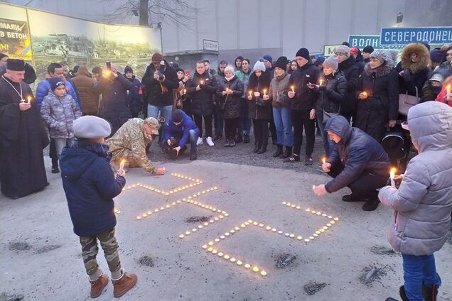 В Днепре почтили память защитников Донецкого аэропорта. Фото