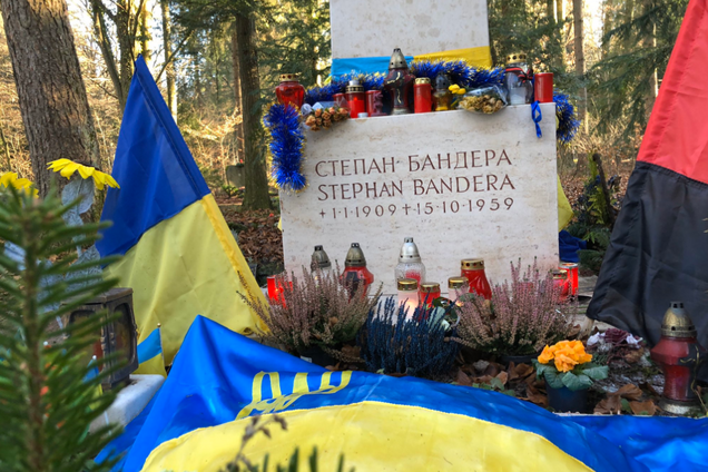 Украинцы оставили послание на могиле Бандеры в Мюнхене: фото