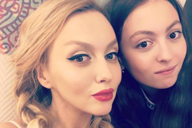 'Красотки длинноногие': Полякова и ее 14-летняя дочь блеснули шикарными фигурами в бикини