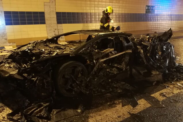 €200 000 cтали пеплом: редчайшее авто самоуничтожилось прямо на ходу