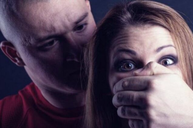 Ограбил и изнасиловал: в Кривом Роге вооруженный мужчина поиздевался над девушкой