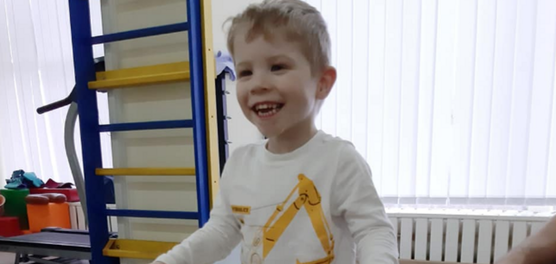 'Ангел борется за детство': украинцев просят спасти ребенка со страшным диагнозом