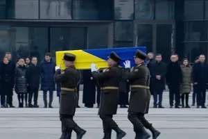 До Києва прибув літак із загиблими в Ірані українцями