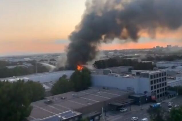 В Австралии вспыхнул масштабный пожар возле аэропорта: фото и видео