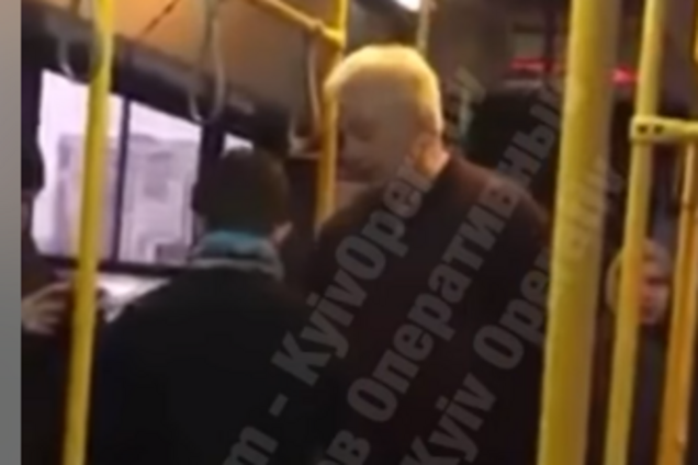 В Киеве маршрутчик набросился на ребенка