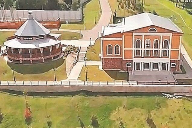 'Колыба для Димона': в России нашли еще одно 'райское место' Медведева