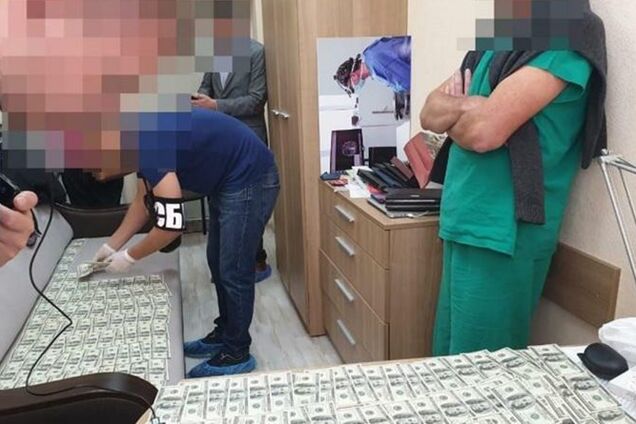 Получил $22 тыс. взятки: суд принял скандальное решение по хирургу из Киева