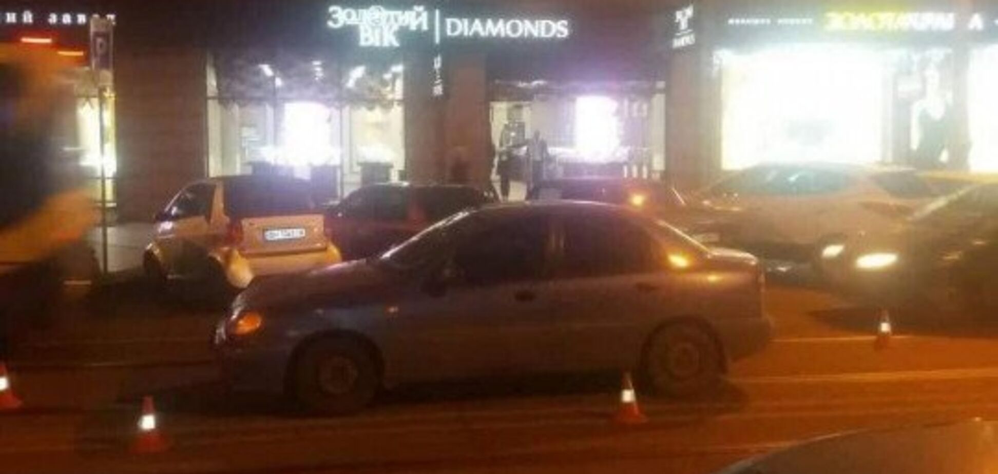 У центрі Одеси поліцейський збив жінку з дитиною