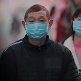 Мутирует? Появились пугающие данные о коронавирусе из Китая