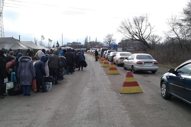Дончане, чего же вы претесь в 'загнивающую' Украину, если так ненавидите ее?