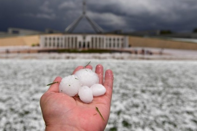 Австралию накрыл град размером с теннисный мяч