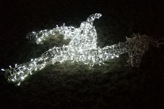 Пьяные подростки разгромили новогодние инсталляции в Одессе