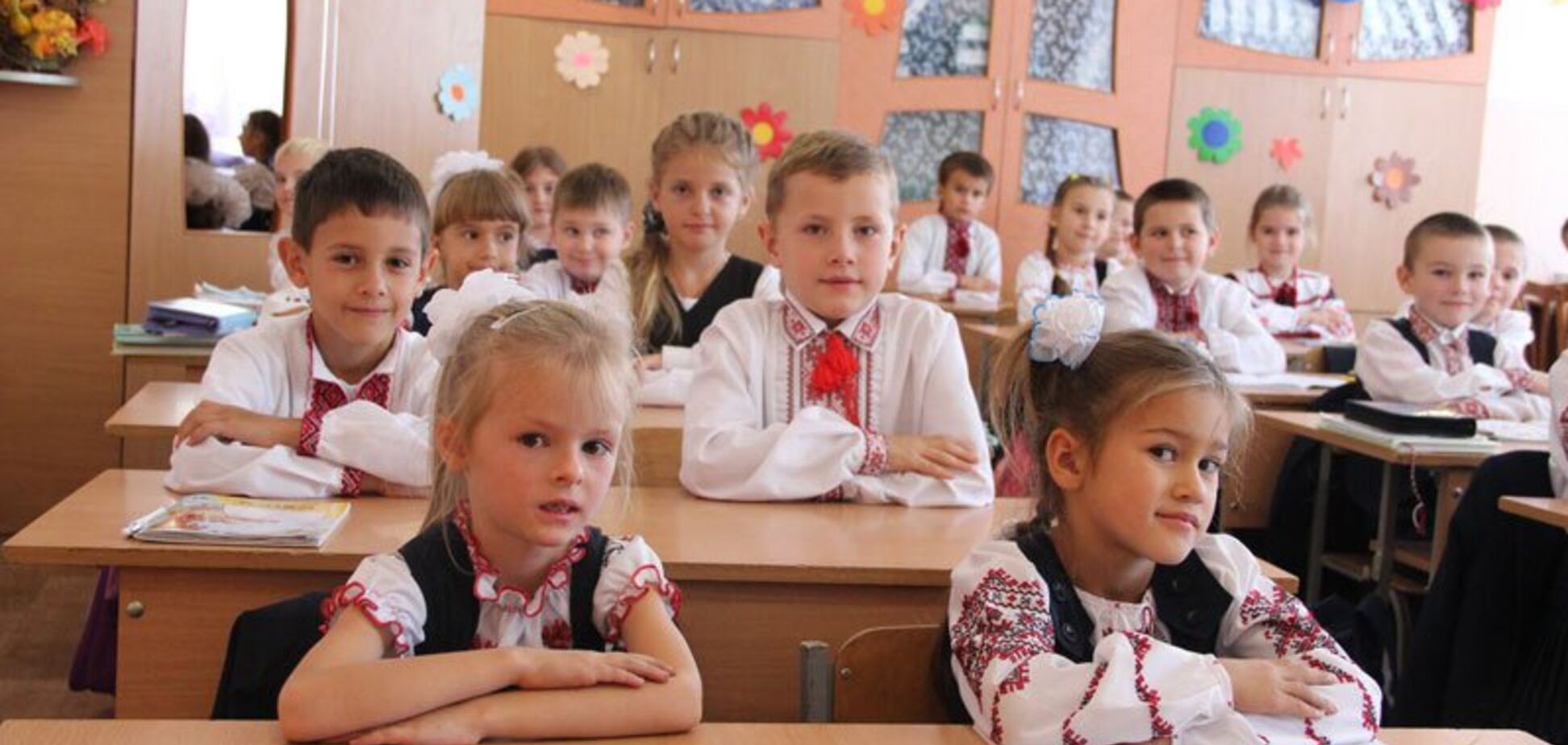 В Николаеве двух школьников не пустили на праздник из-за вышиванок: вспыхнул скандал