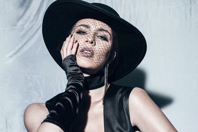 Maruv показала струнку фігуру в купальнику: гарячі фото