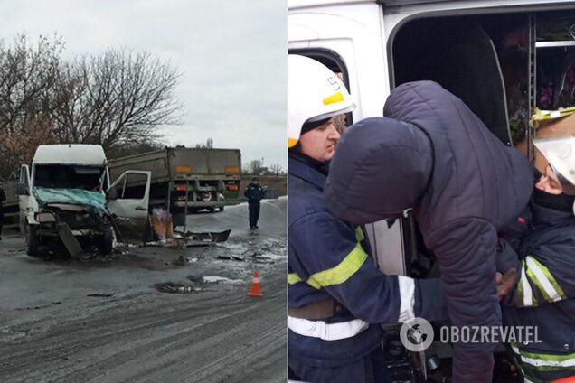 Под Днепром бус протаранил грузовик: водителя вырезали из разбитого авто