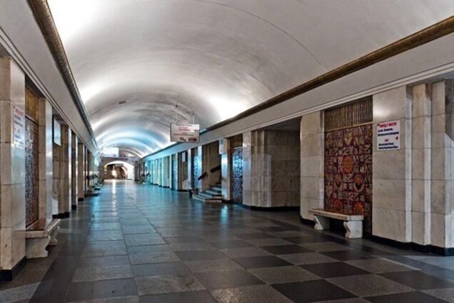 У Києві в годину пік закрили центральні станції метро: що трапилося