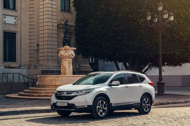 Расход 5 л и полный привод: Honda везет в Украину новый кроссовер