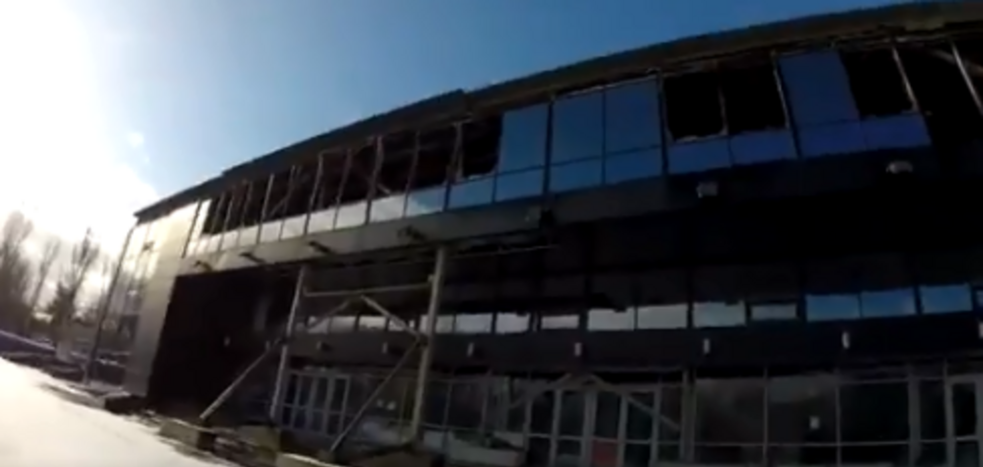 'ДНР' – чума Донбасу!' З'явилося нове відео згорілого Палацу Спорту в Донецьку