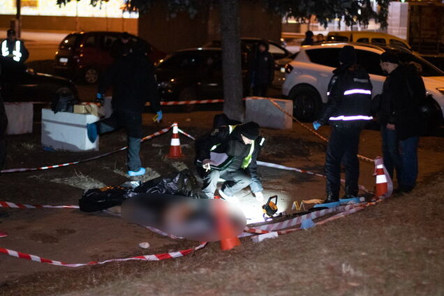 На теле 17 ножевых ранений: в Киеве зверски зарезали мужчину. Первые фото