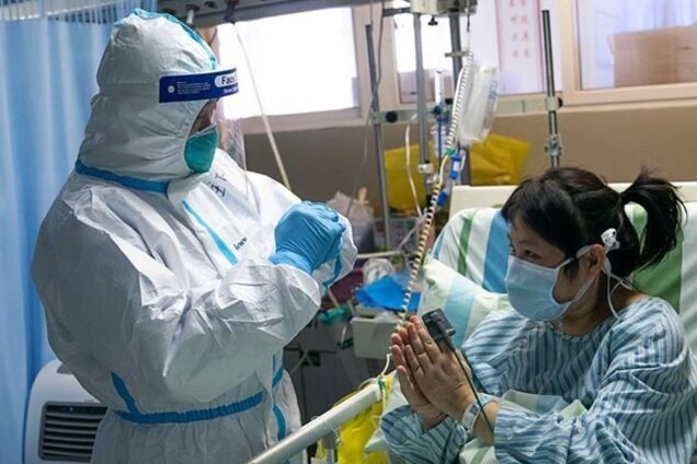 Китай закриє всі турпоїздки для своїх громадян через коронавірус