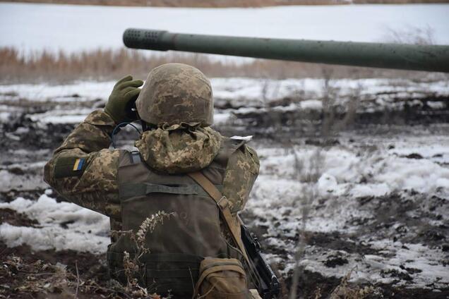 Терористи влаштували масштабний обстріл на Донбасі: поранений боєць ЗСУ