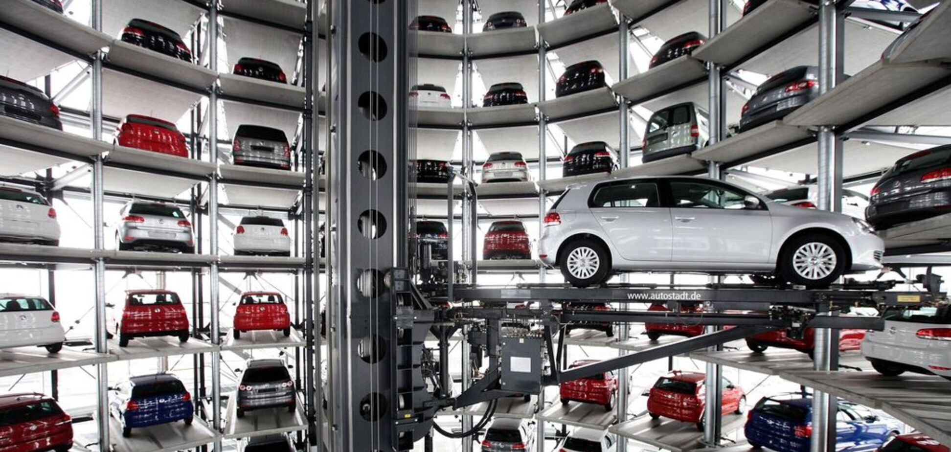Volkswagen решил отказаться от 'грязной' энергии: озвучен план действий
