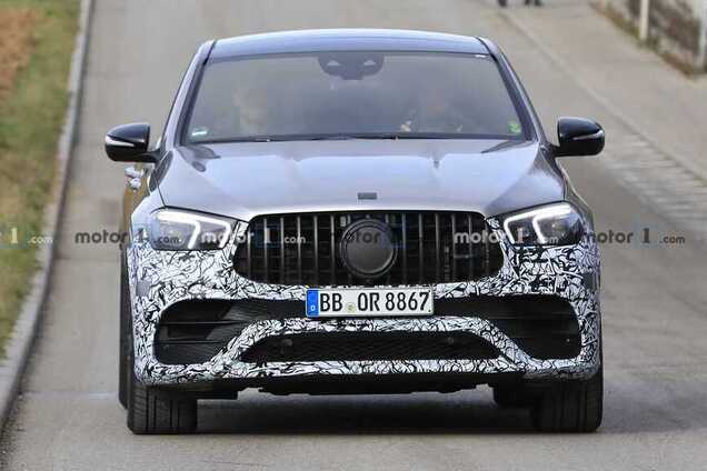 Купеобразный кроссовер Mercedes-AMG GLE 2021 готовится к премьере