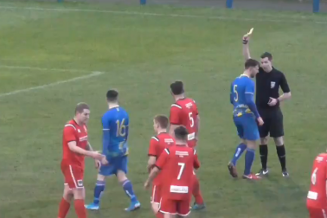 Три картки за 30 секунд в матчі 'Гарфорд' - 'Брідлінгтон'