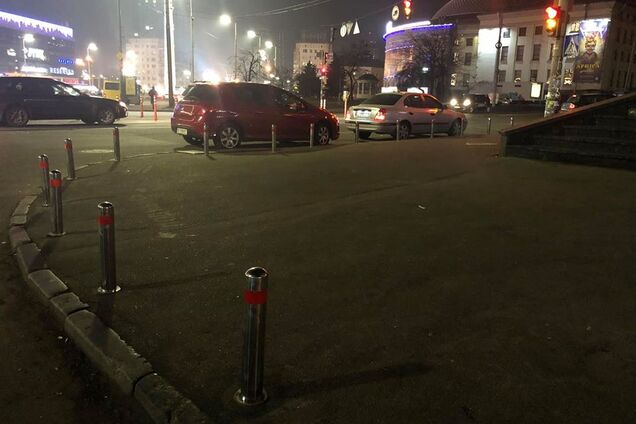 В Киеве уменьшились парковки на тротуарах: что произошло