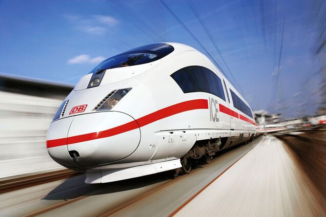 В Германии поезда крупной транспортной сети перейдут на энергию солнца