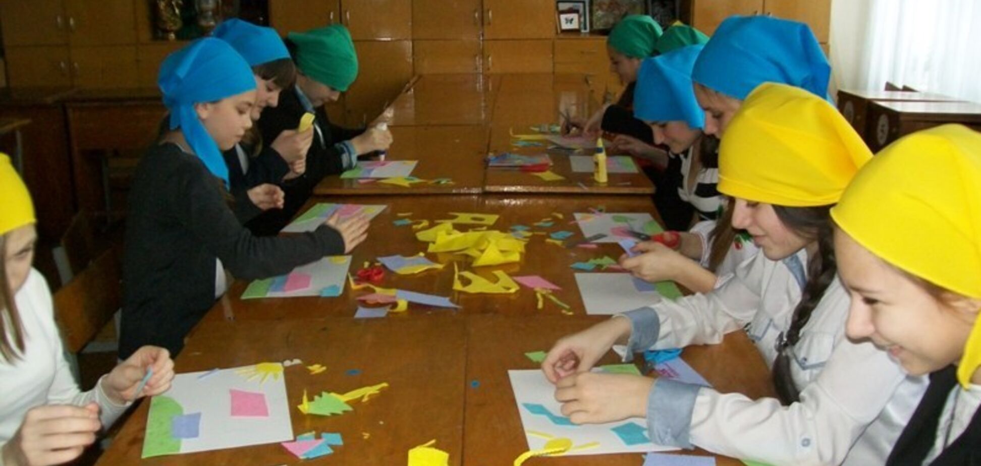 Хлопчики й дівчатка – окремо: в Україні поскаржилися на 'радянські' уроки трудового навчання