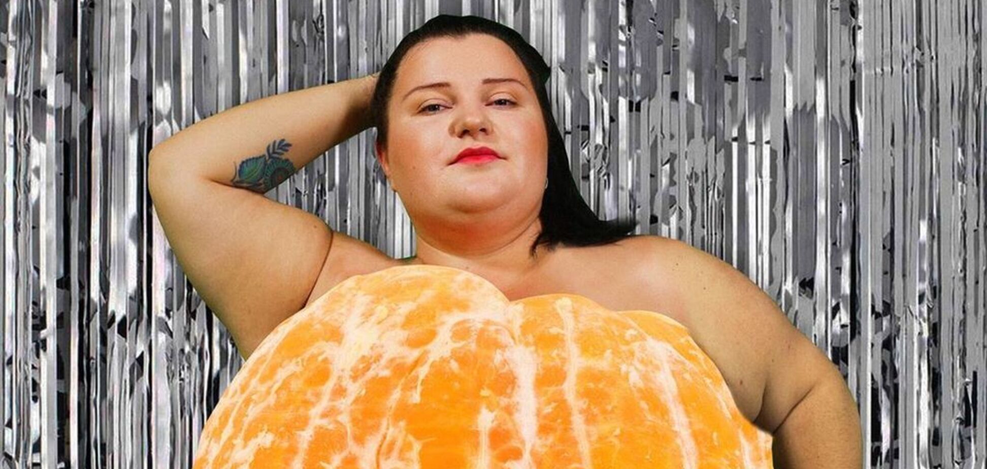 'Просто секси': Alyona Alyona выставила напоказ огромную грудь