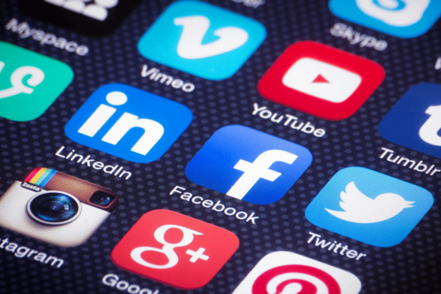 Податок на соцмережі і YouTubе – неймовірний зашквар 'слуг народу'