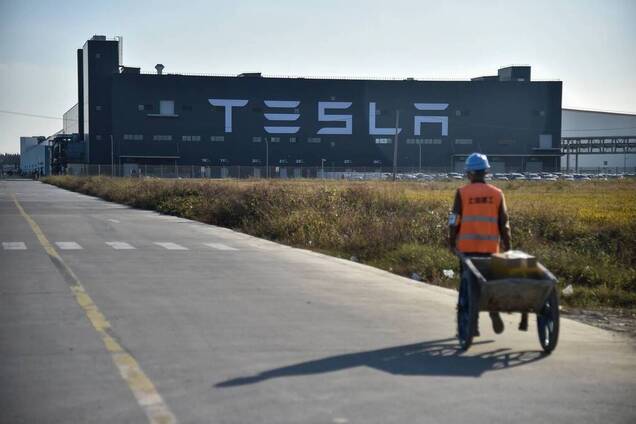 Эпидемия коронавируса: Tesla поставили жесткий ультиматум