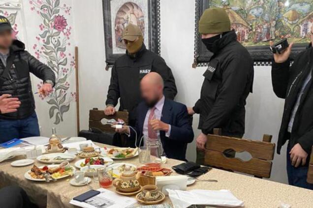 Голові Фонду держмайна дали рекордний хабар за топпосаду в Одесі