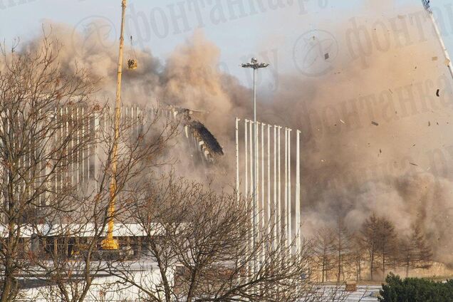 В Санкт-Петербурге обвалилась крыша стадиона: найдено тело погибшего. Фото и видео