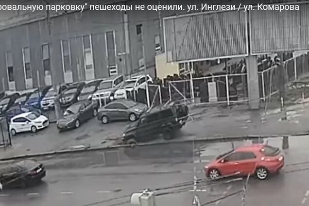 З'явилося відео з автохамом з Одеси, який потрапив у 'пастку'