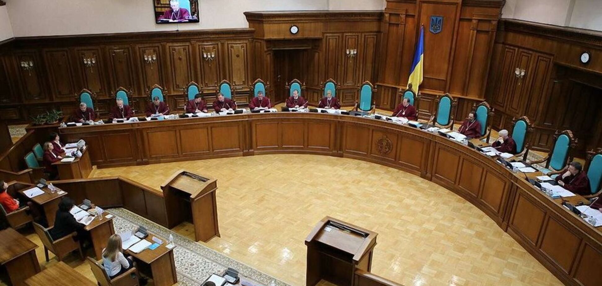 Нардепы потребовали от КСУ вернуть им неприкосновенность