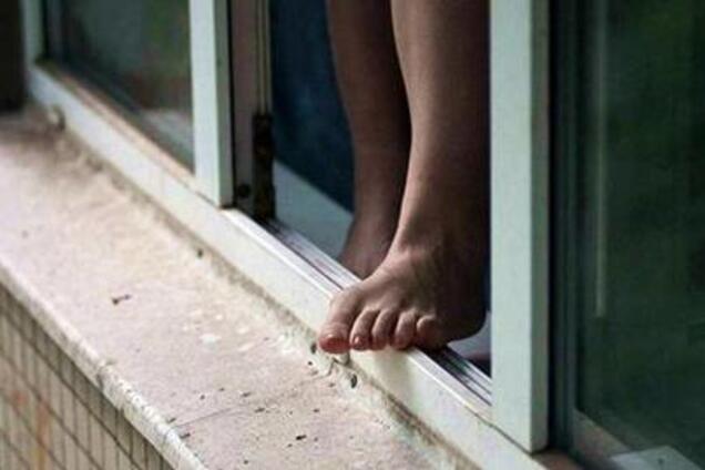 Під Одесою юнак викинувся з вікна