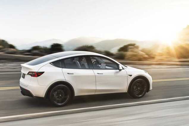 Маленькому кроссоверу Tesla заметно увеличили запас хода