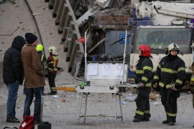 Под завалами стадиона в Питере нашли тело погибшего