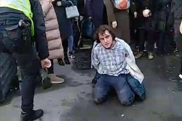 Скандал с 'русским миром' в Киеве: полиция отпустила активистов