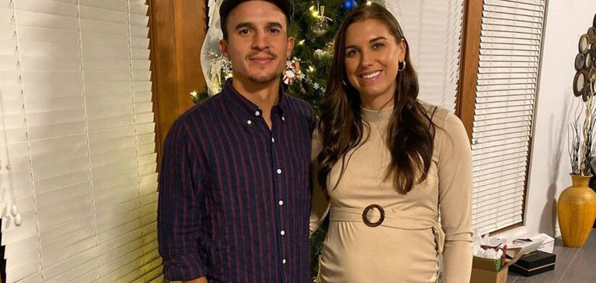 Футболістка збірної США забила гол на шостому місяці вагітності - відео