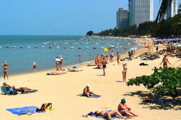 У всіх на очах: російські туристи зганьбилися сексом на пляжі