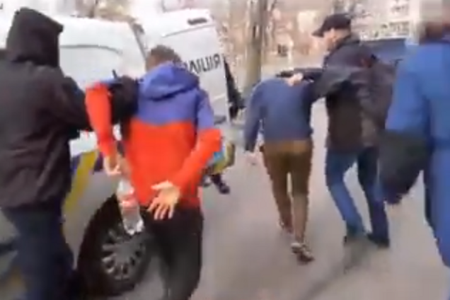 В Киеве группа подростков зверски убила мужчину: фото и видео 18+