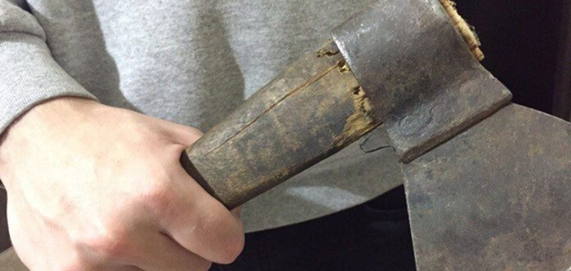 Під Одесою чоловік взяв у заручники сестру з дітьми