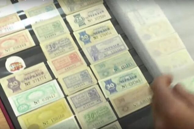 Житель Черкас зібрав унікальну колекцію тролейбусних квитків (Фото, відео)