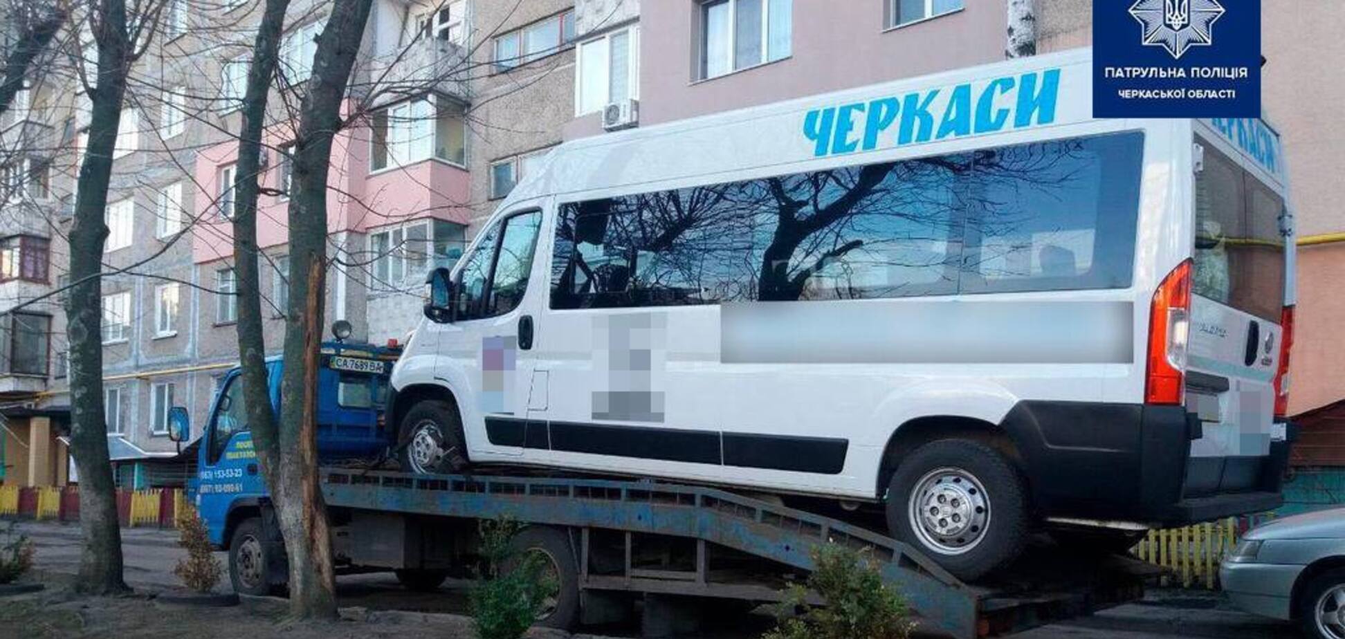 Не проездило даже месяц: в Черкассах новое 'Инватакси' попало аварию из-за пьяного водителя. Фото