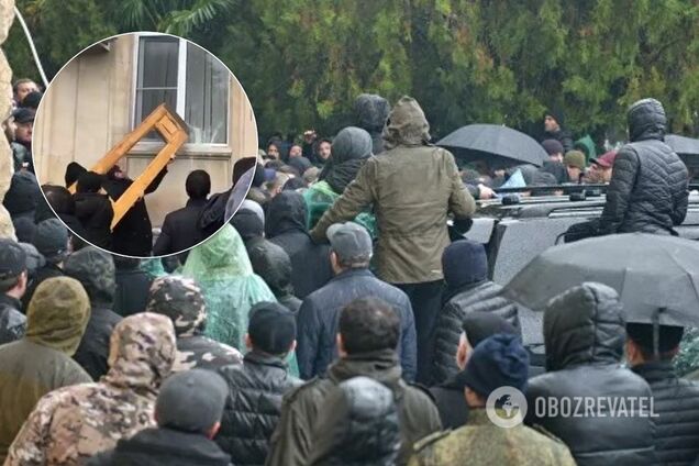Штурм и отставка 'президента': все подробности протестов в Абхазии. Фото и видео