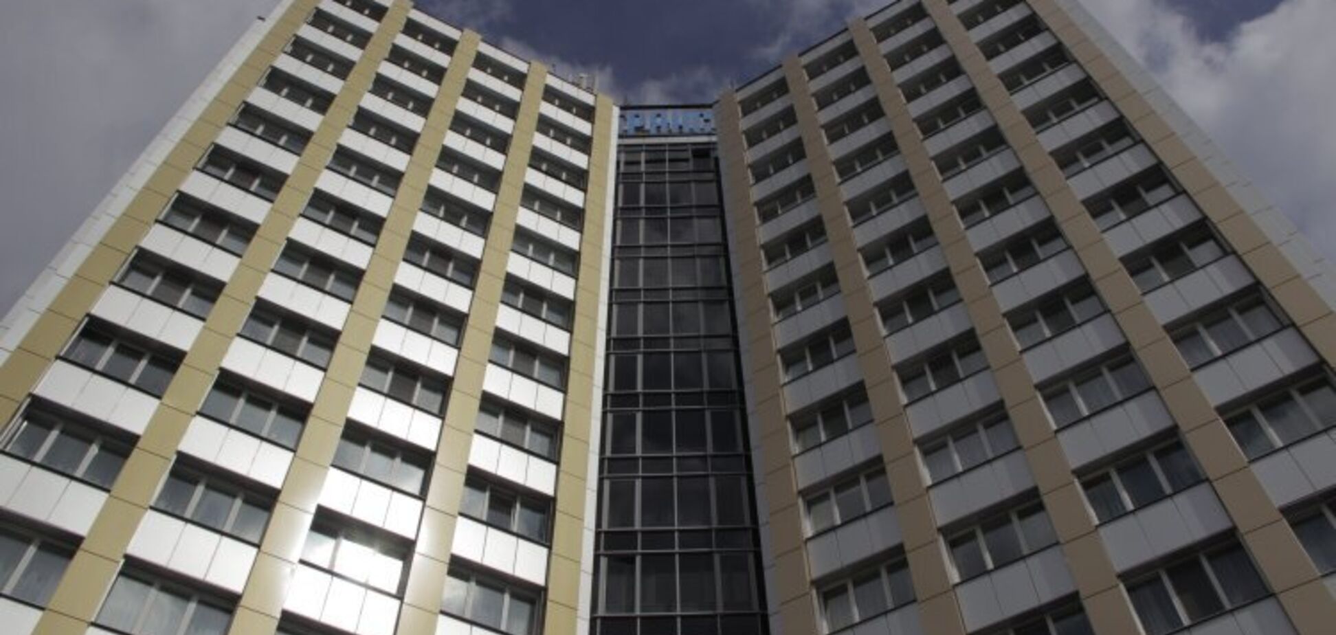 Поймала за ноги, но улетела с ней: появились детали трагедии с подростками в Луцке